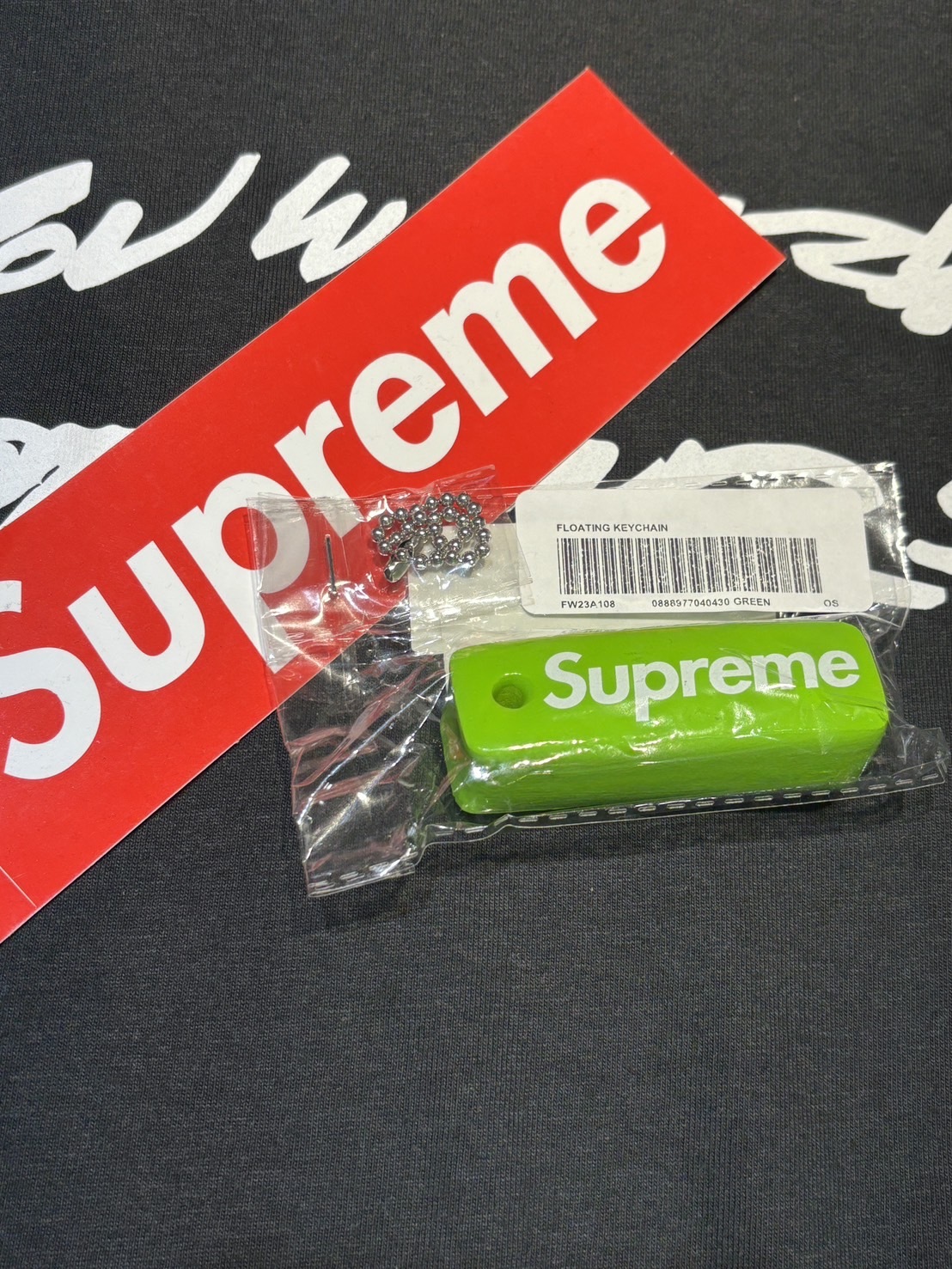 Supreme Floating Keychain FW23 泡棉鑰匙圈背包吊飾紅綠黑藍