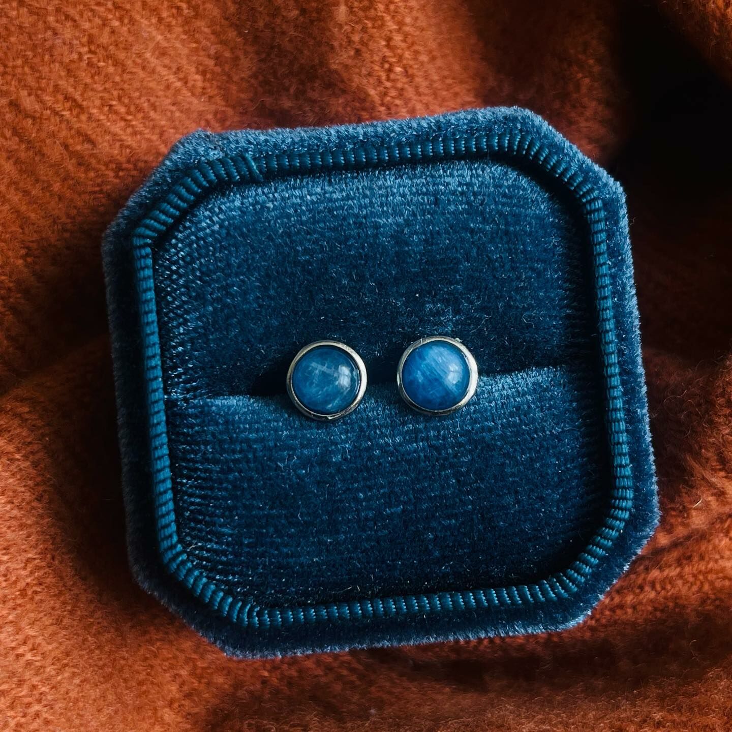 [原石] 藍晶石 水晶耳環