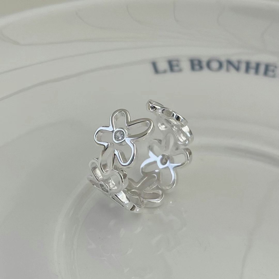 線條花朵小鑽戒指