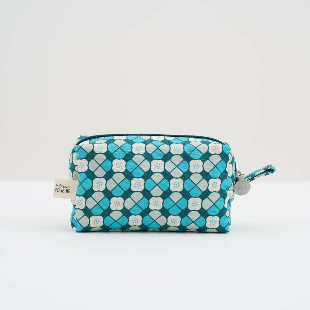 Zipper Cuboid Pouch/Old Ceramic Tile No.10/Green Bathhouse