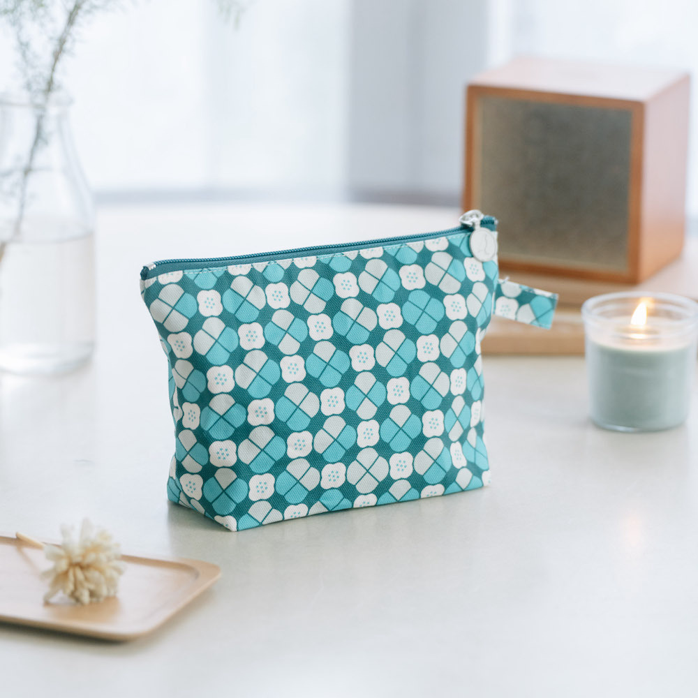 Zipper Trapzoid Pouch/Old Ceramic Tile No.10/Green Bathhouse