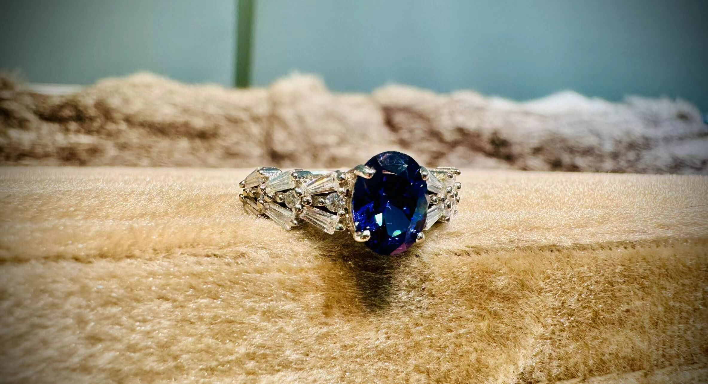 H18 Blue Oval Zirconia Ring -m