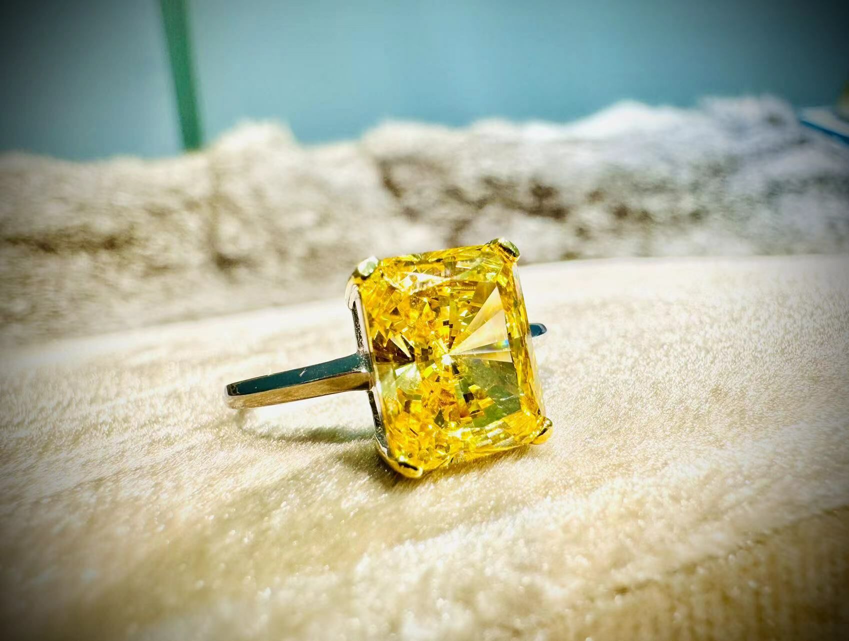 H28 Yellow emerald Ring   XL0385 -M