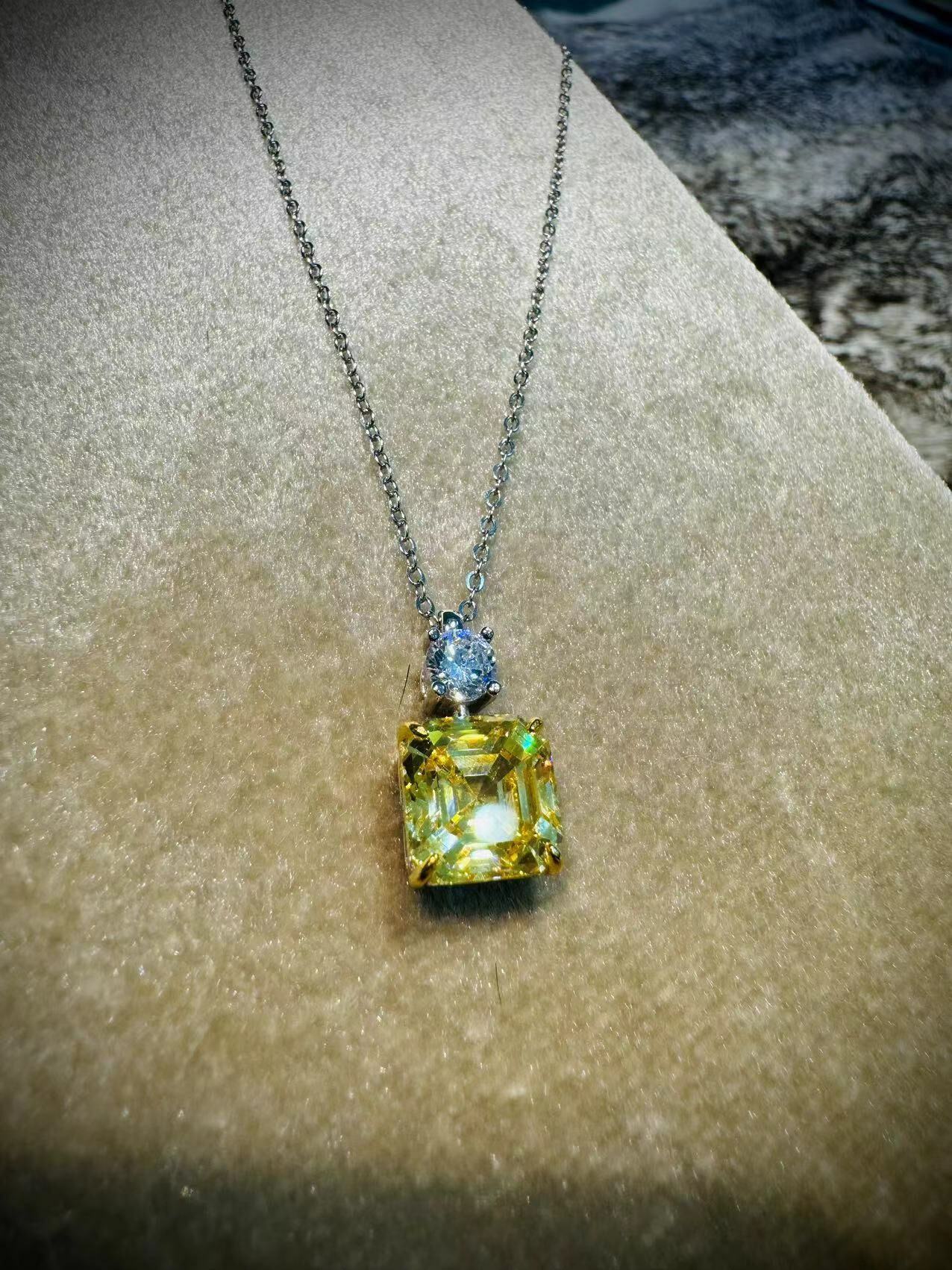 H35 Yellow Square Radiant necklace    總重: 4.72G XL0286 -M
