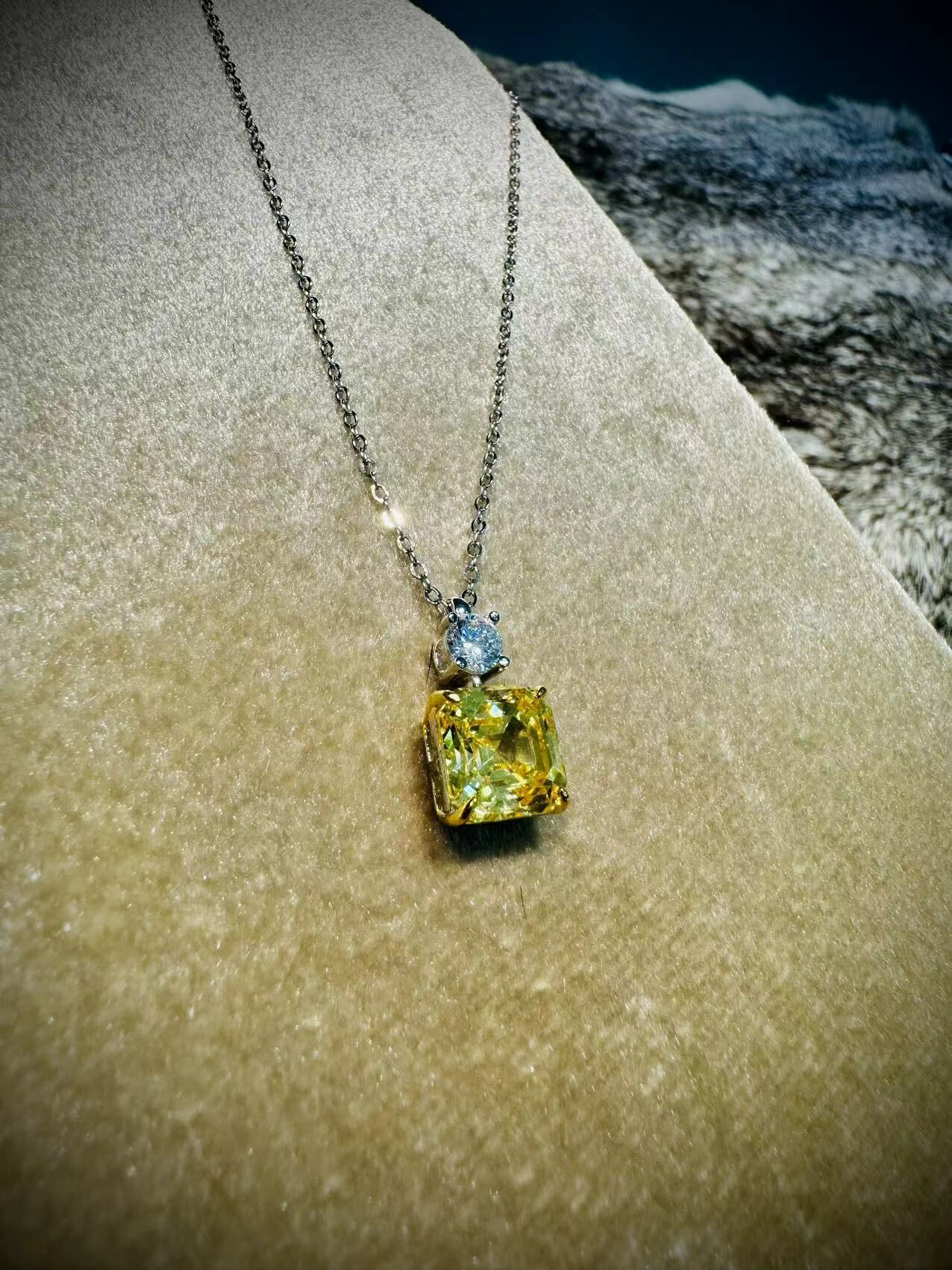H35 Yellow Square Radiant necklace    總重: 4.72G XL0286 -M