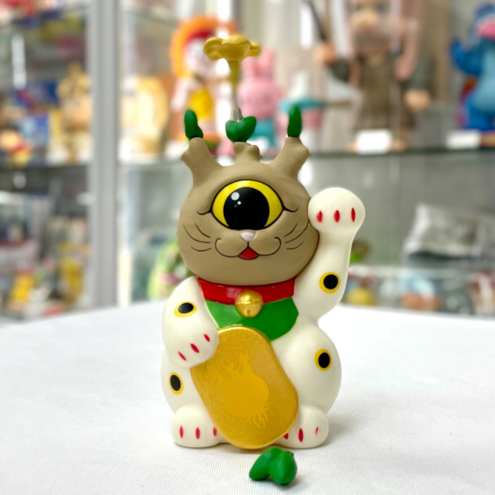 White Vinyl Figure Pachypodium Gracilius Lucky Cat 13cm (象牙猫)