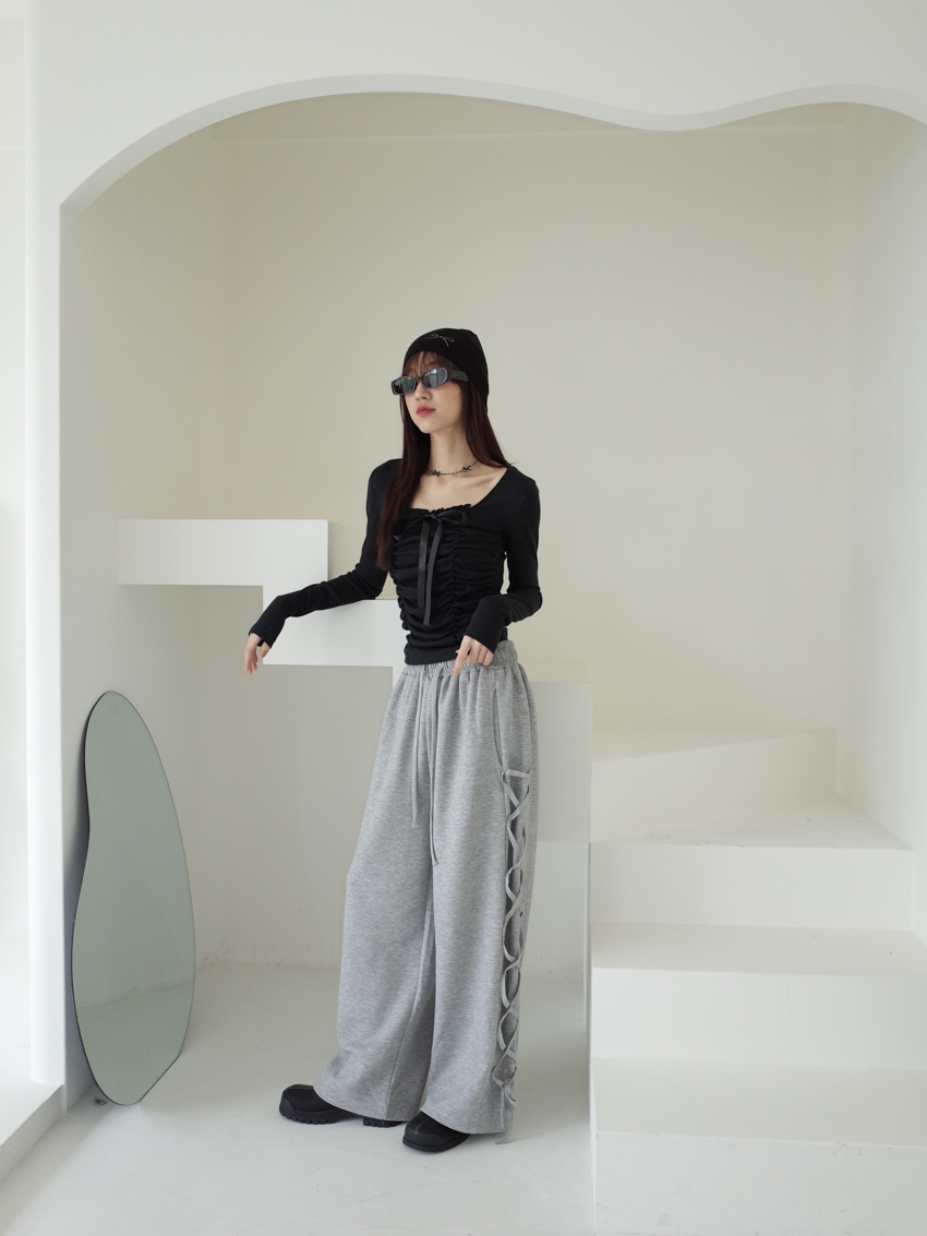 triple bow-knot diamond studded beanie