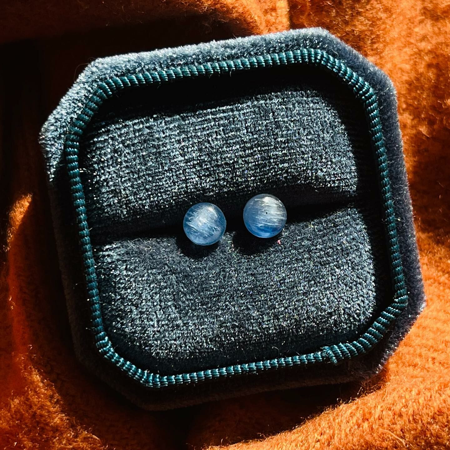 [原石] 藍晶石 水晶耳環