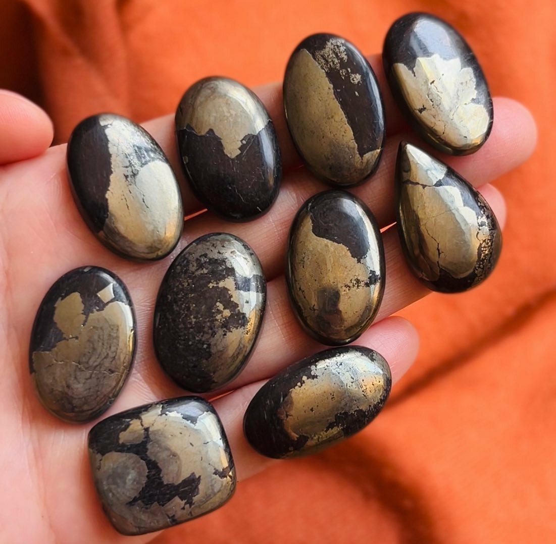 [原石] 黃銅礦 靜心石 水晶蛋面