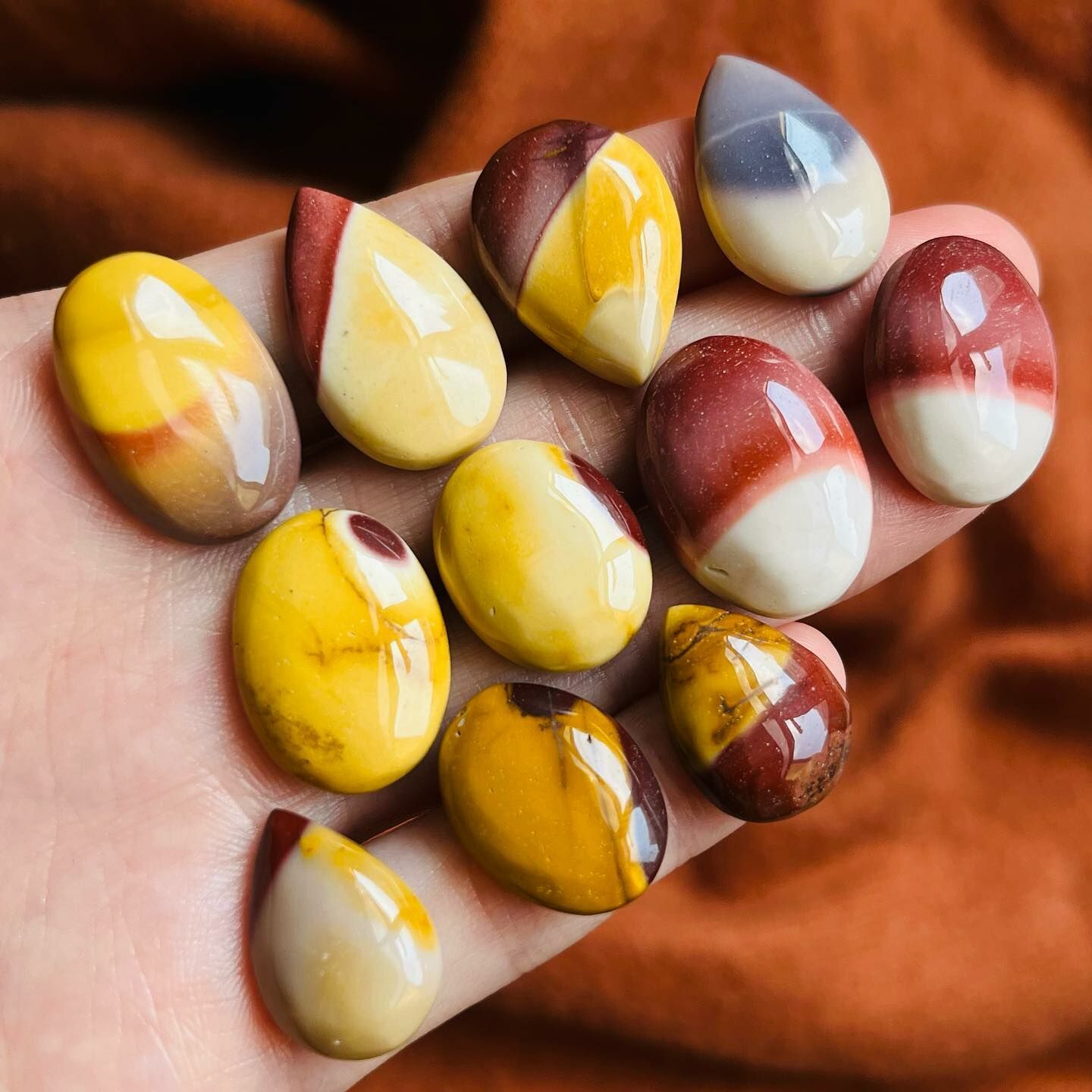 [原石] 魔凱石 / 蛋黃石 水晶墜面