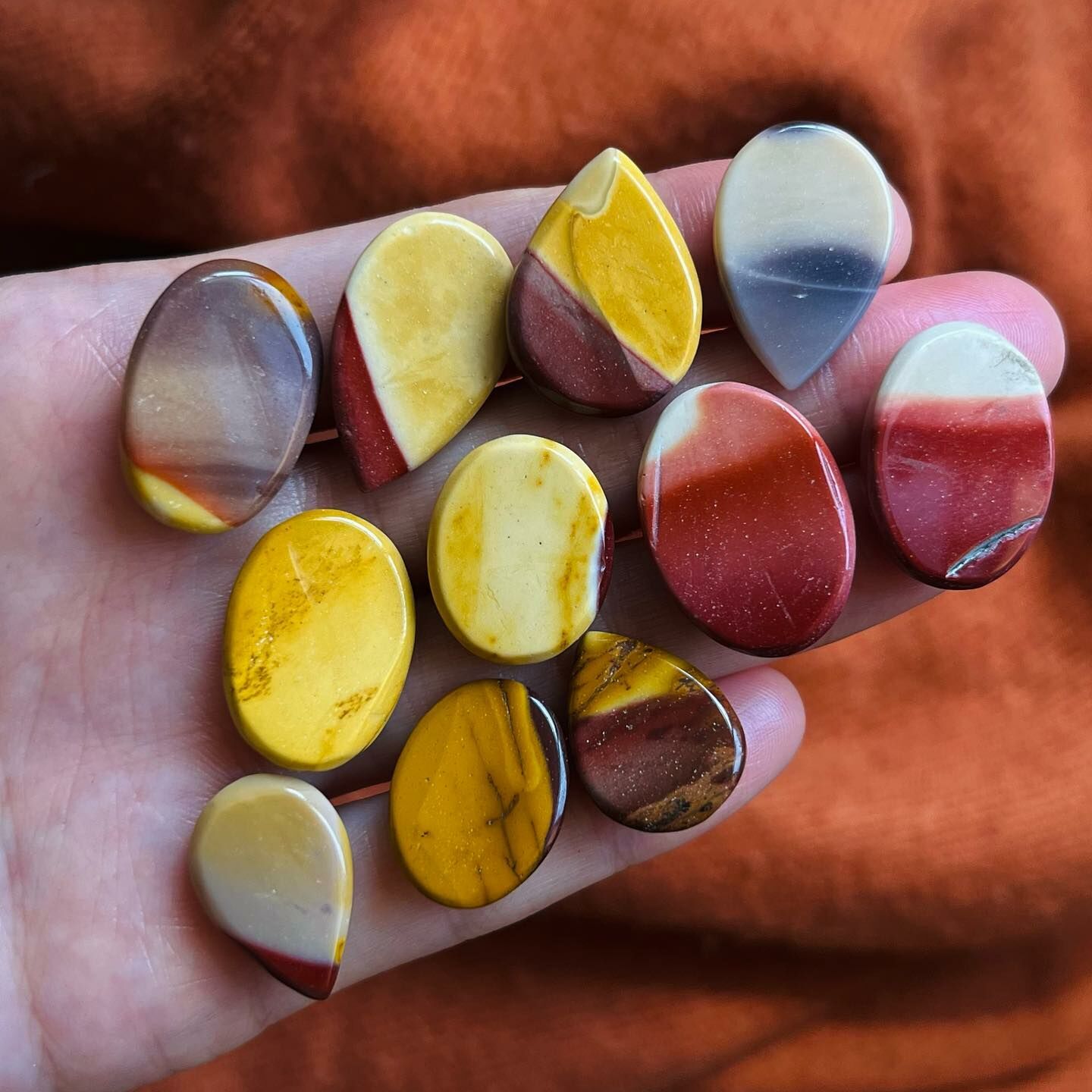 [原石] 魔凱石 / 蛋黃石 水晶墜面