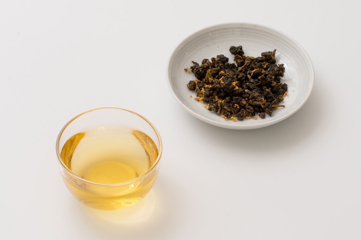 桂花烏龍 茶乾茶湯照