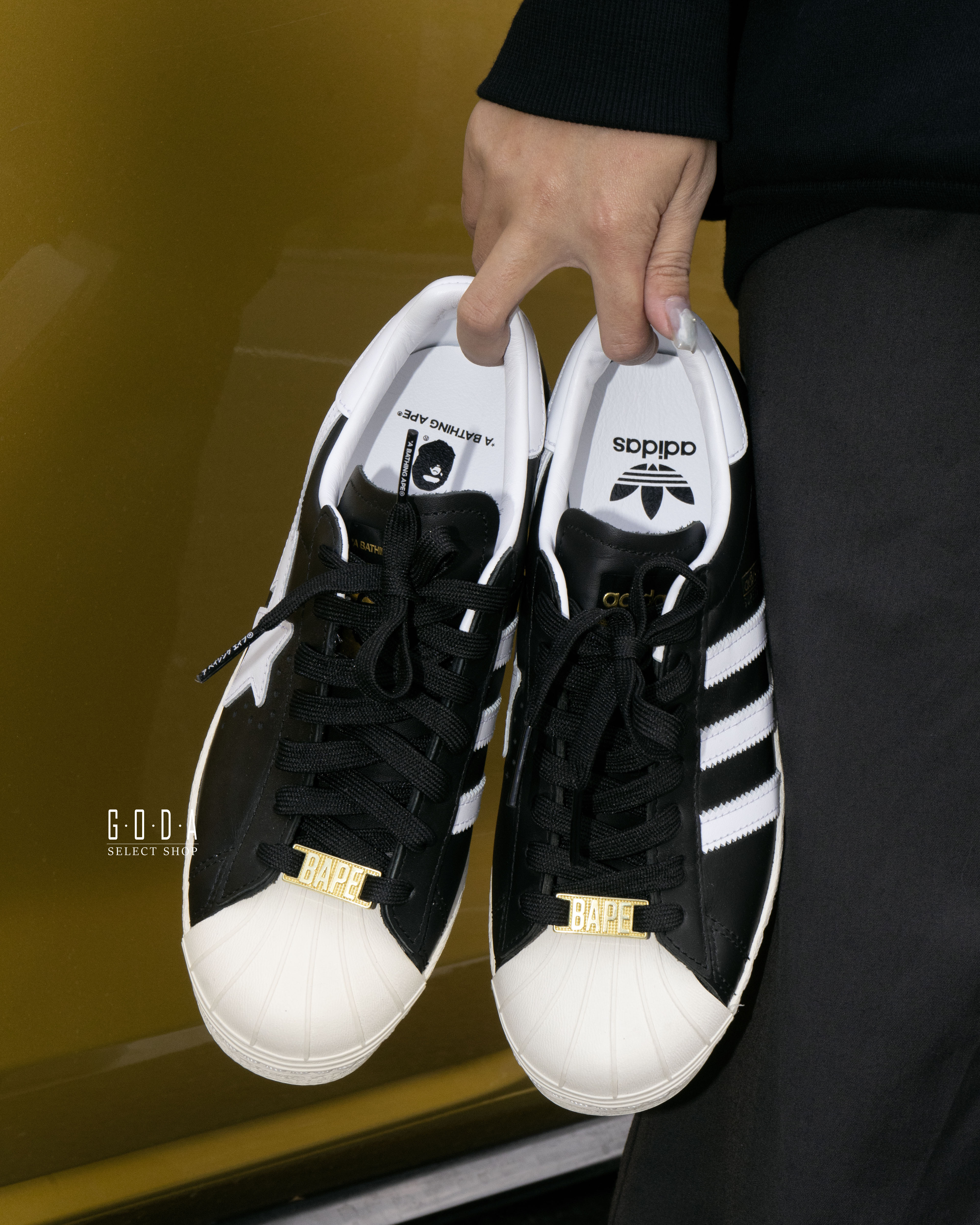 BAPE® X Adidas Superstar 80s 黑色 貝殼頭 奶油頭 不對稱之美 三葉草刺繡徽標 IF2385