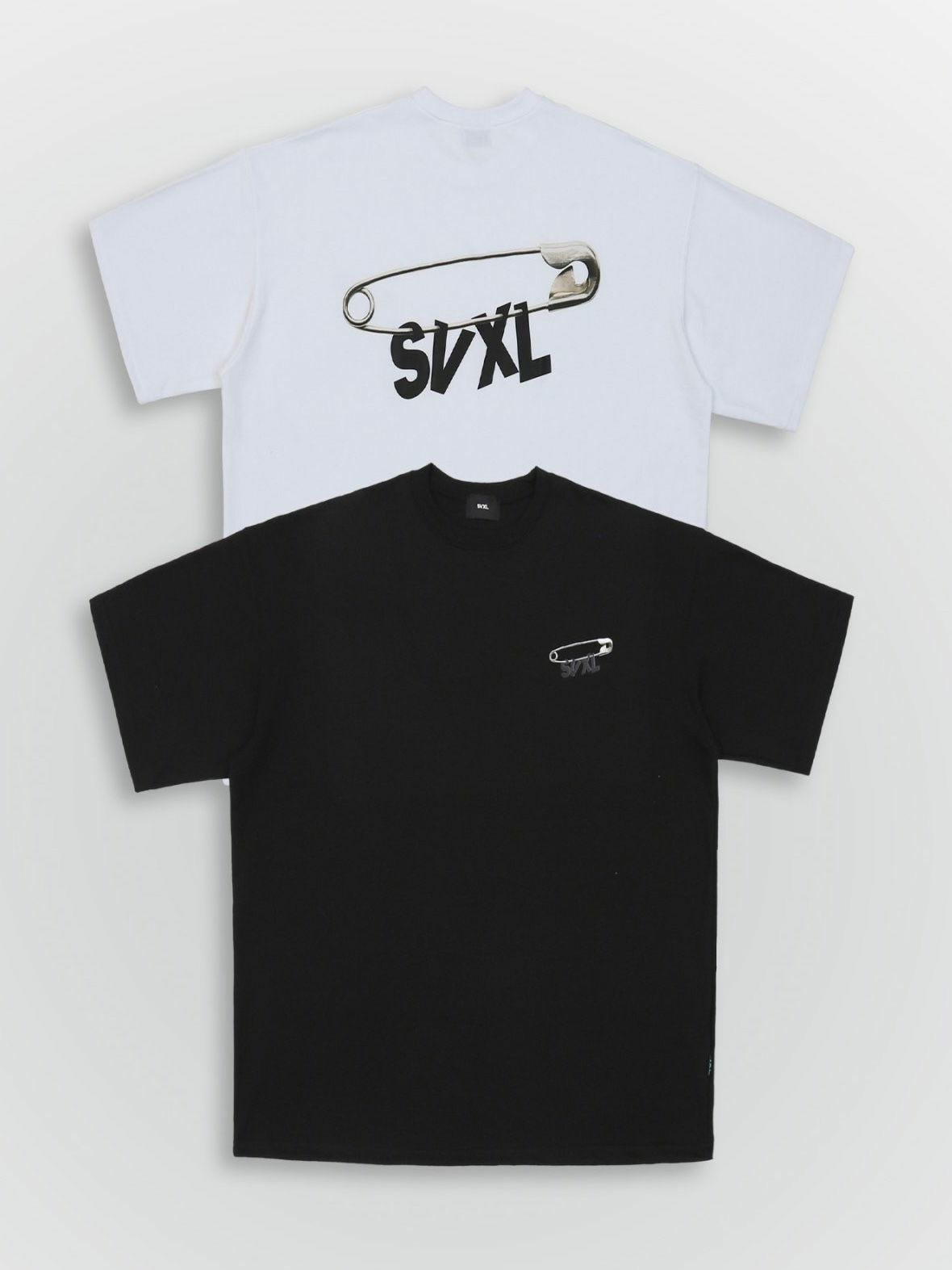 OverSize扣針圖案英文字短袖Tee SVXL-013T