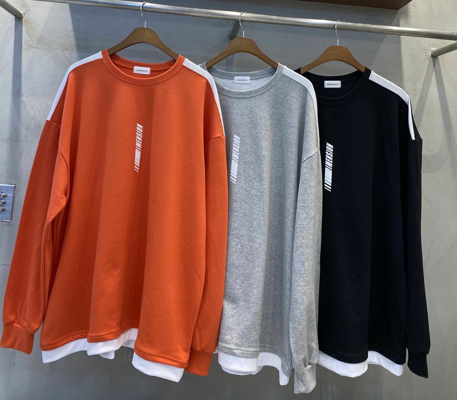 OverSize假兩件英文字長袖衫 UNSTANDARD-054T