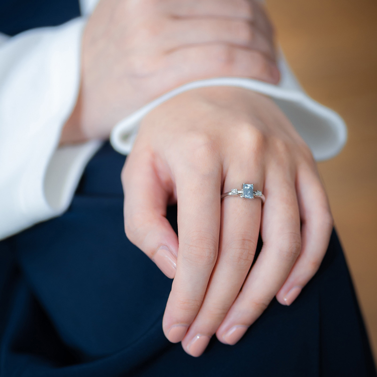 祖母綠切工海藍寶18K戒指