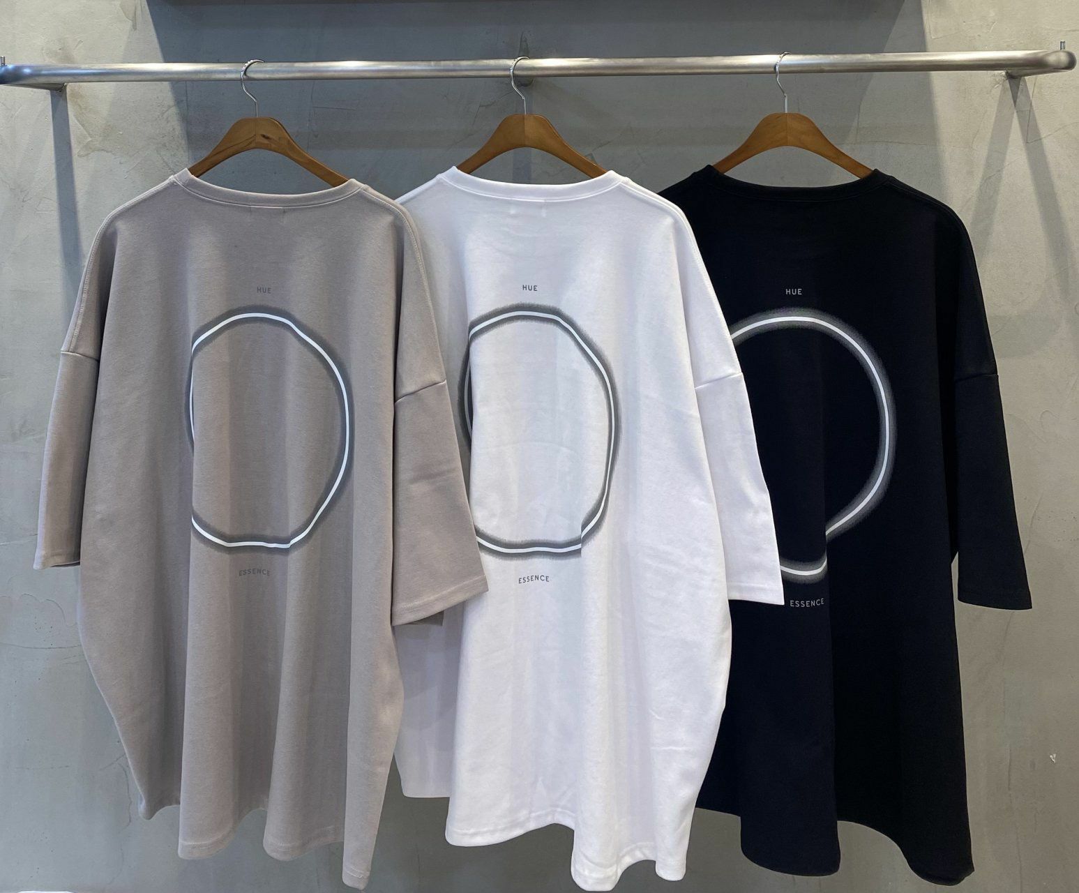 OverSize圓圈圖案英文字短袖Tee UNSTANDARD-057T