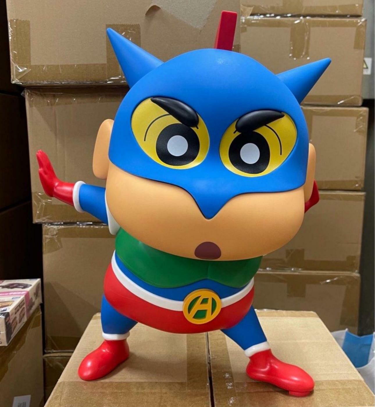 蠟筆小新 動感超人 45 CM (可做爆谷筒/錢箱/擺設)