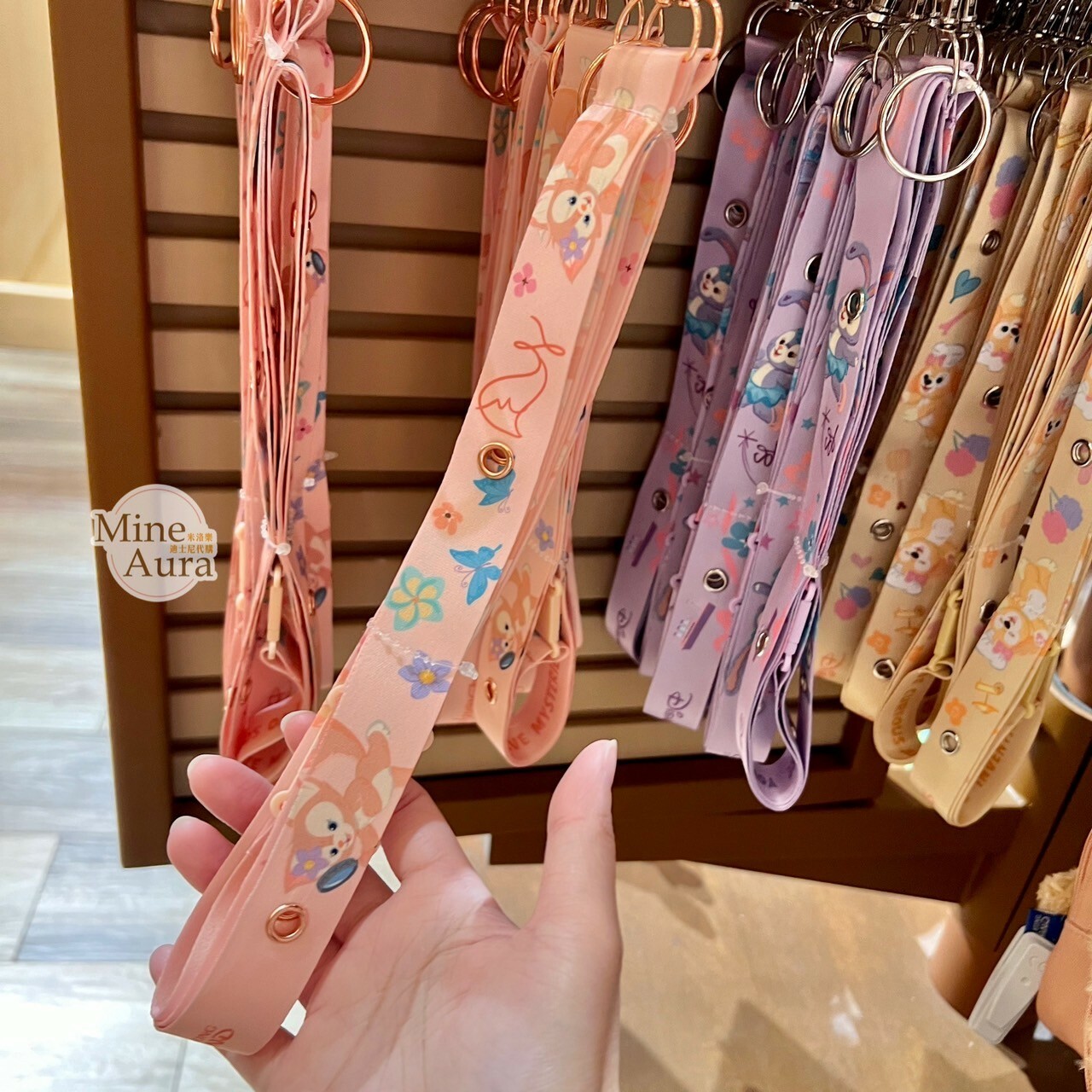 玲娜貝兒 Lina bell 吊飾 掛飾 滿版圖案掛繩 -香港迪士尼樂園