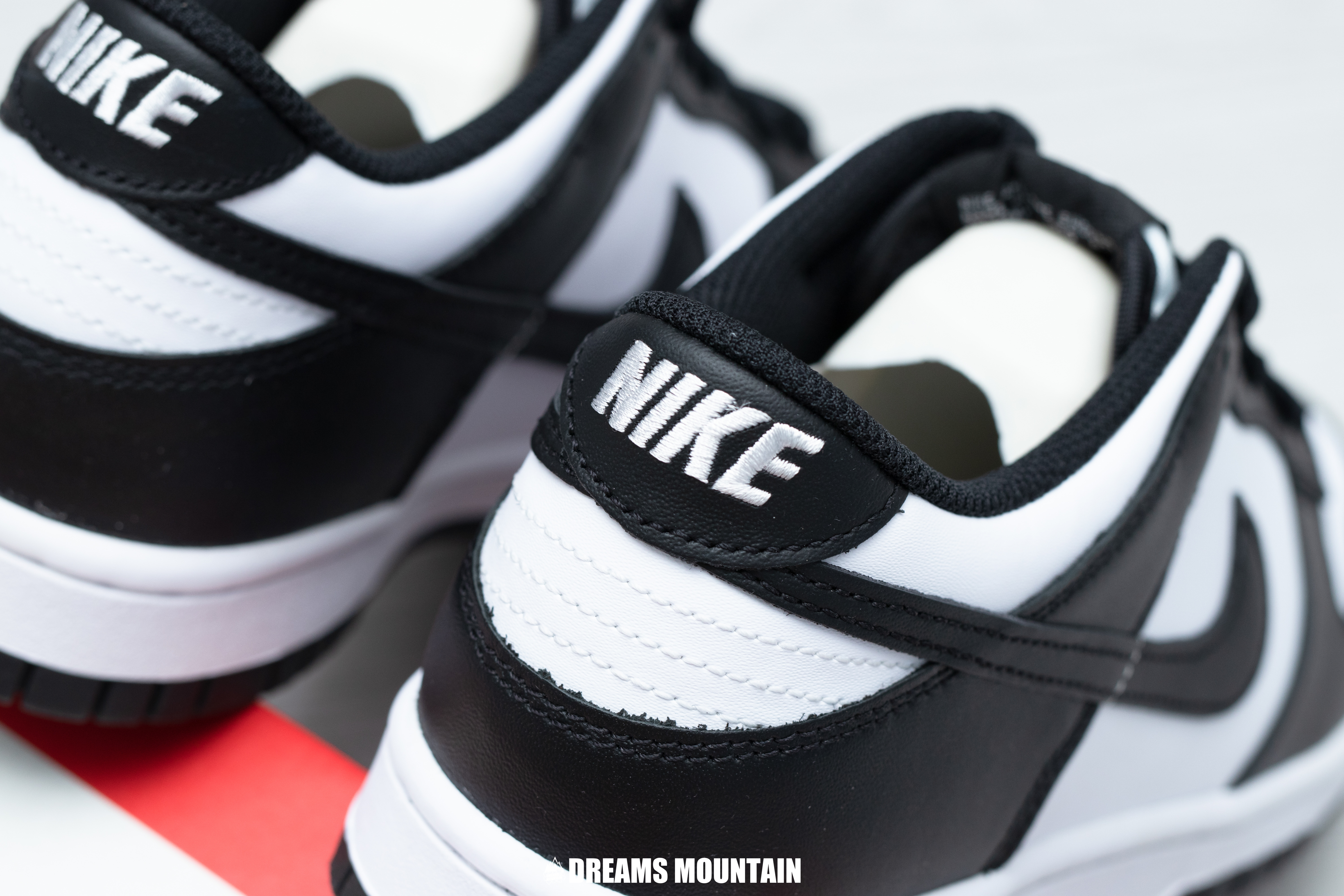 【預訂】NIKE DUNK LOW 黑白熊貓 -GS