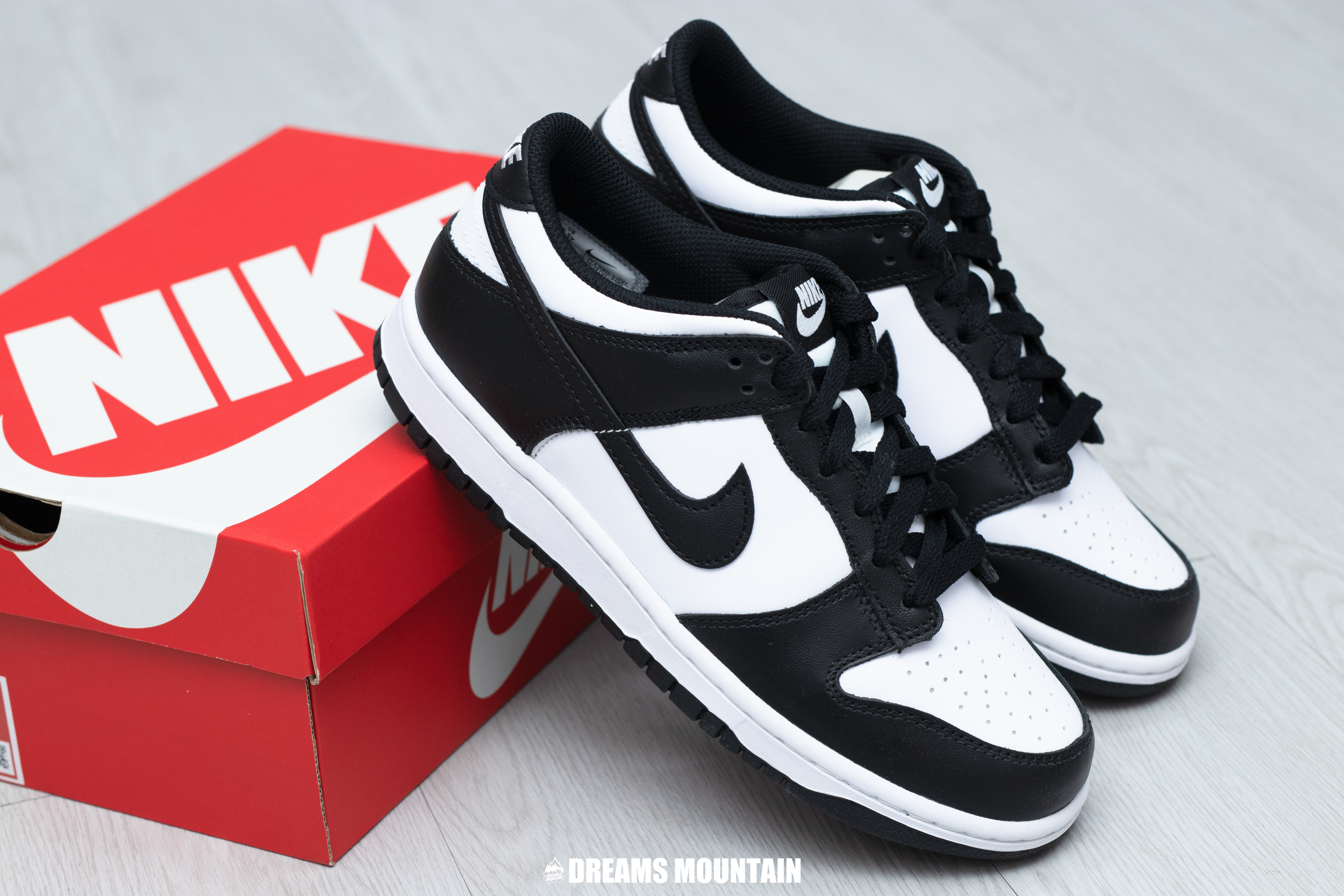 【預訂】NIKE DUNK LOW 黑白熊貓 -GS