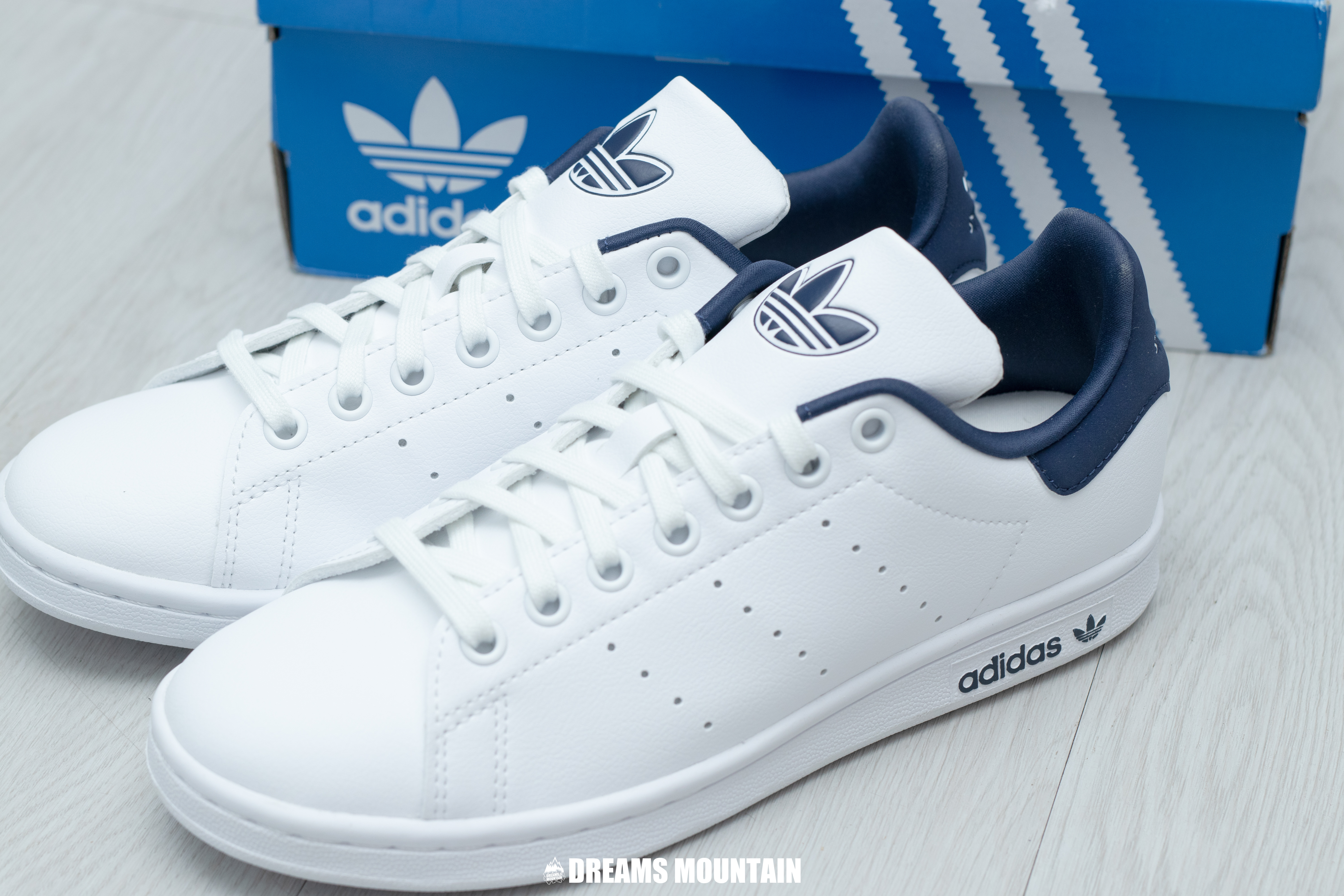 【現貨】Adidas Stan Smith 白深藍(大章LOGO)-GS