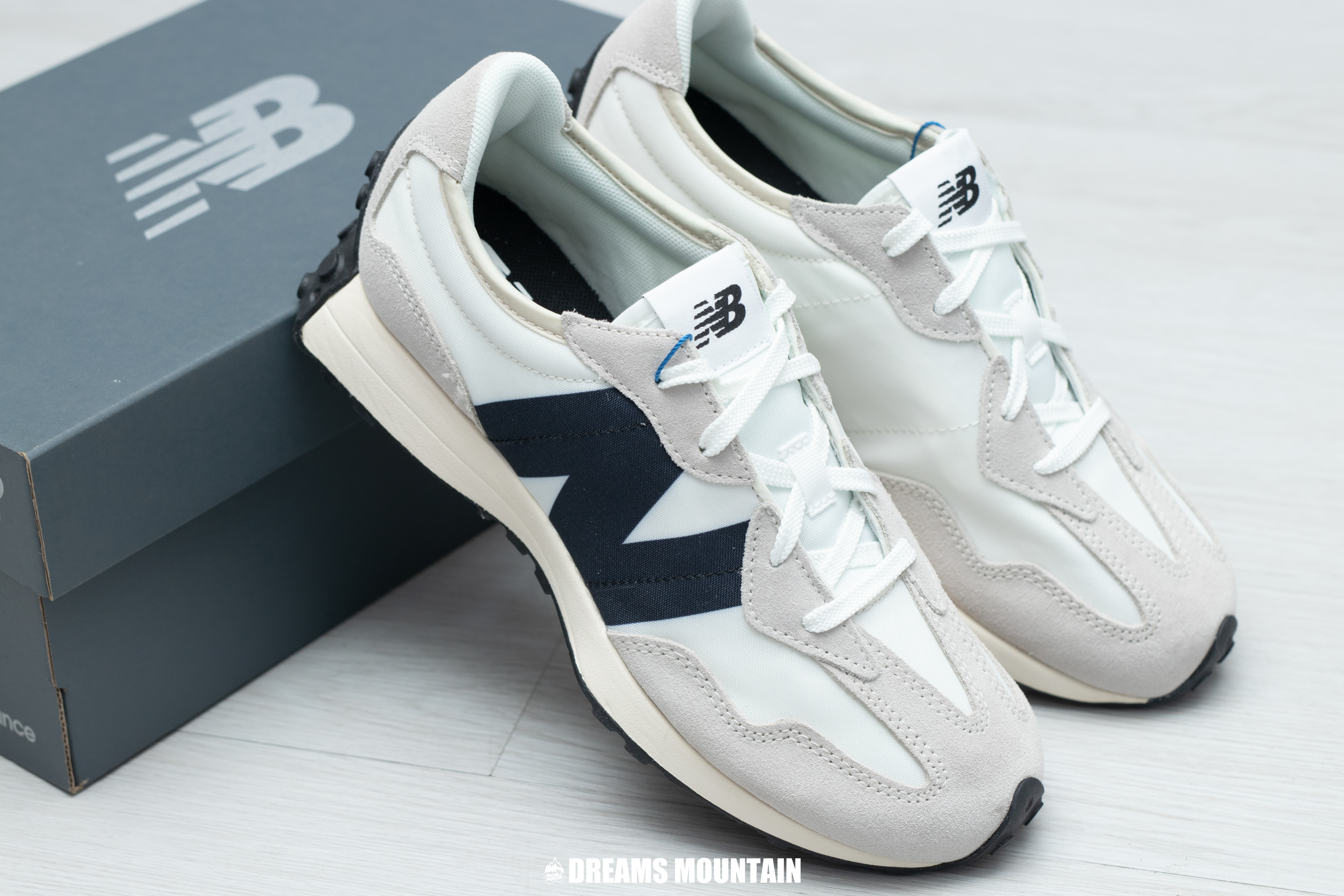 【預訂】New Balance 327 米白海鹽-GS