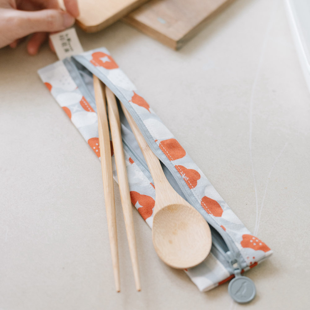 Zipper Utensil Pouch (Spoon and Chopsticks including)/Begonia Glass Pattern No.12/Spring Plum Red