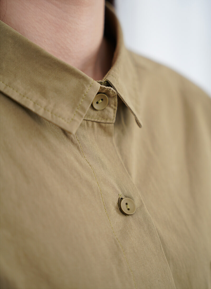 標準領口 挺拔身形