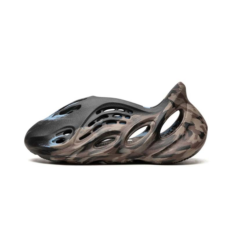 Adidas Yeezy Foam Runner "MX Cinder" 黑炫彩 洞洞 男鞋 ID4126 [台灣現貨]