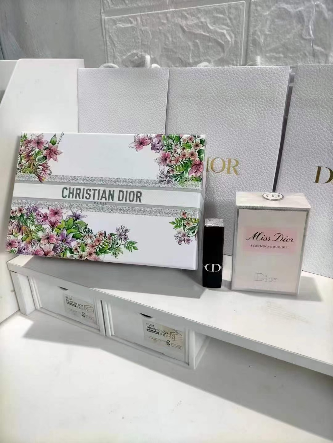 Dior迪奧2024女神節春暖花開新款磁扣藍金口紅香水兩件套