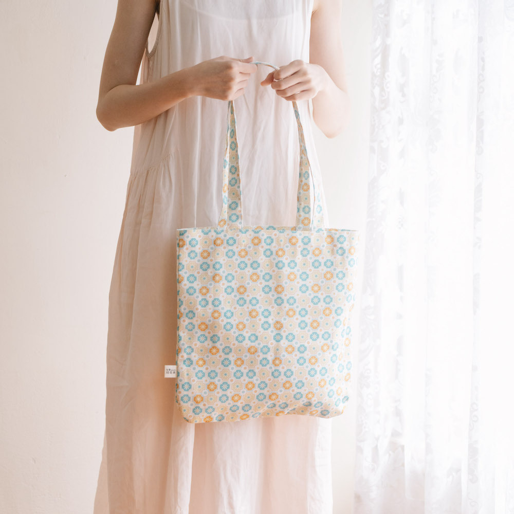 Happy Square Tote Bag/Old Ceramic Tile No.2/Glass Marbles