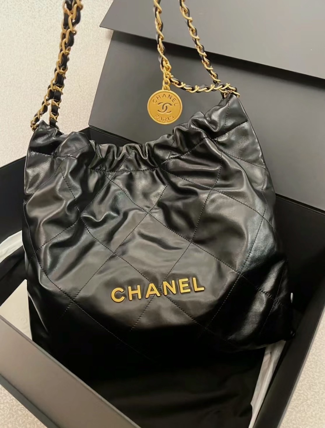 Chanel 22 Bag 爆款 垃圾袋包 黑 金字 中號