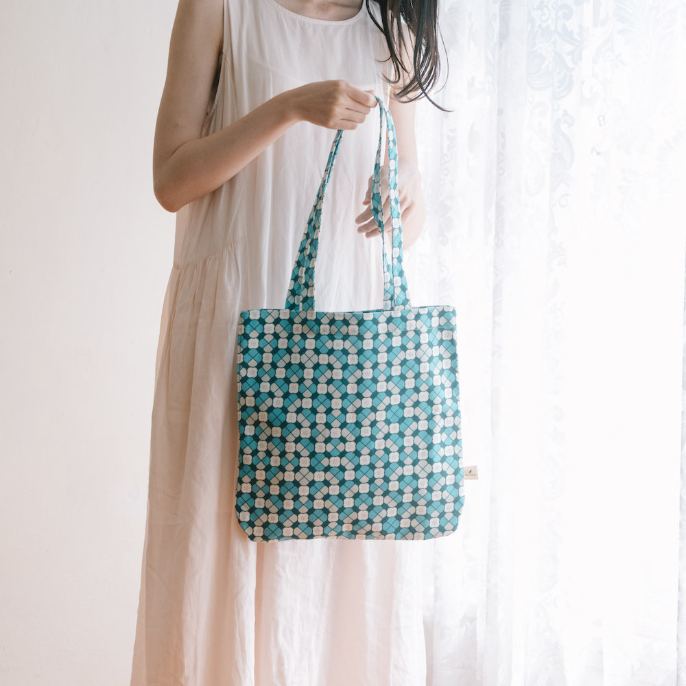 Happy Square Tote Bag/Old Ceramic Tile No.10/Green Bathhouse
