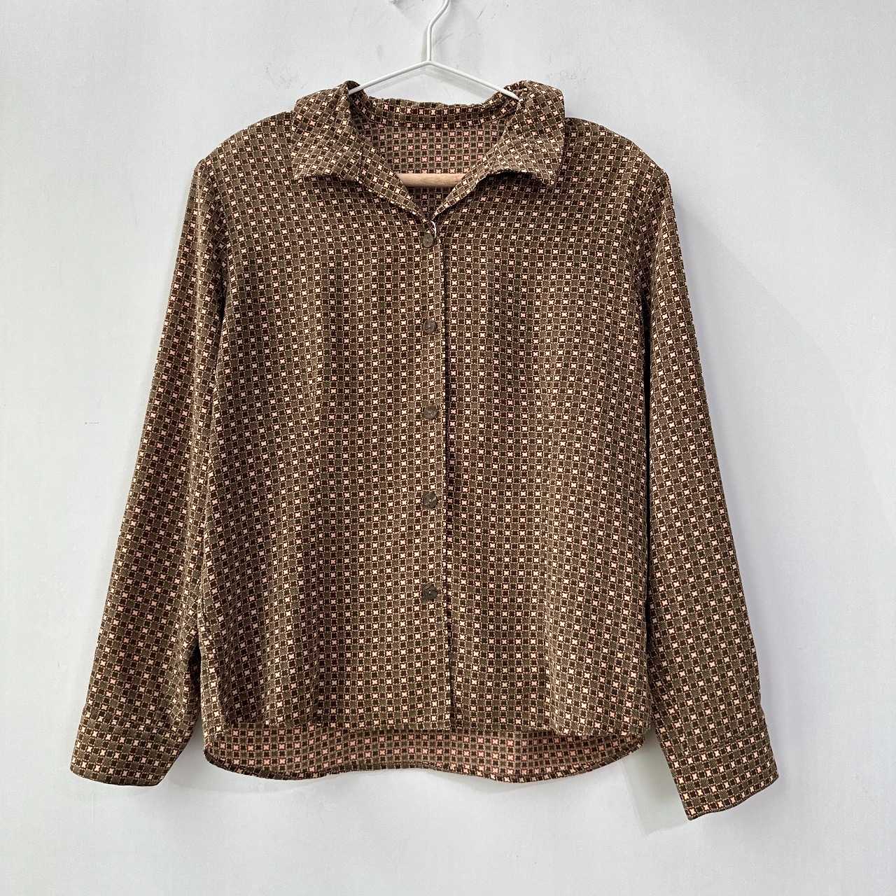 啡色四葉草長袖上衣