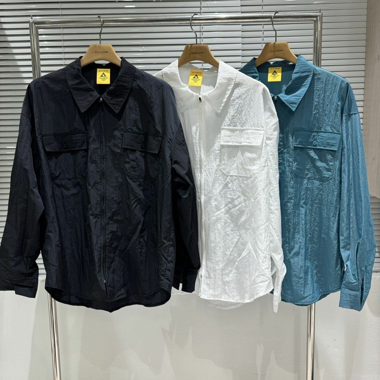 淨色反領拉鍊外套 BY ATTENTION-126S