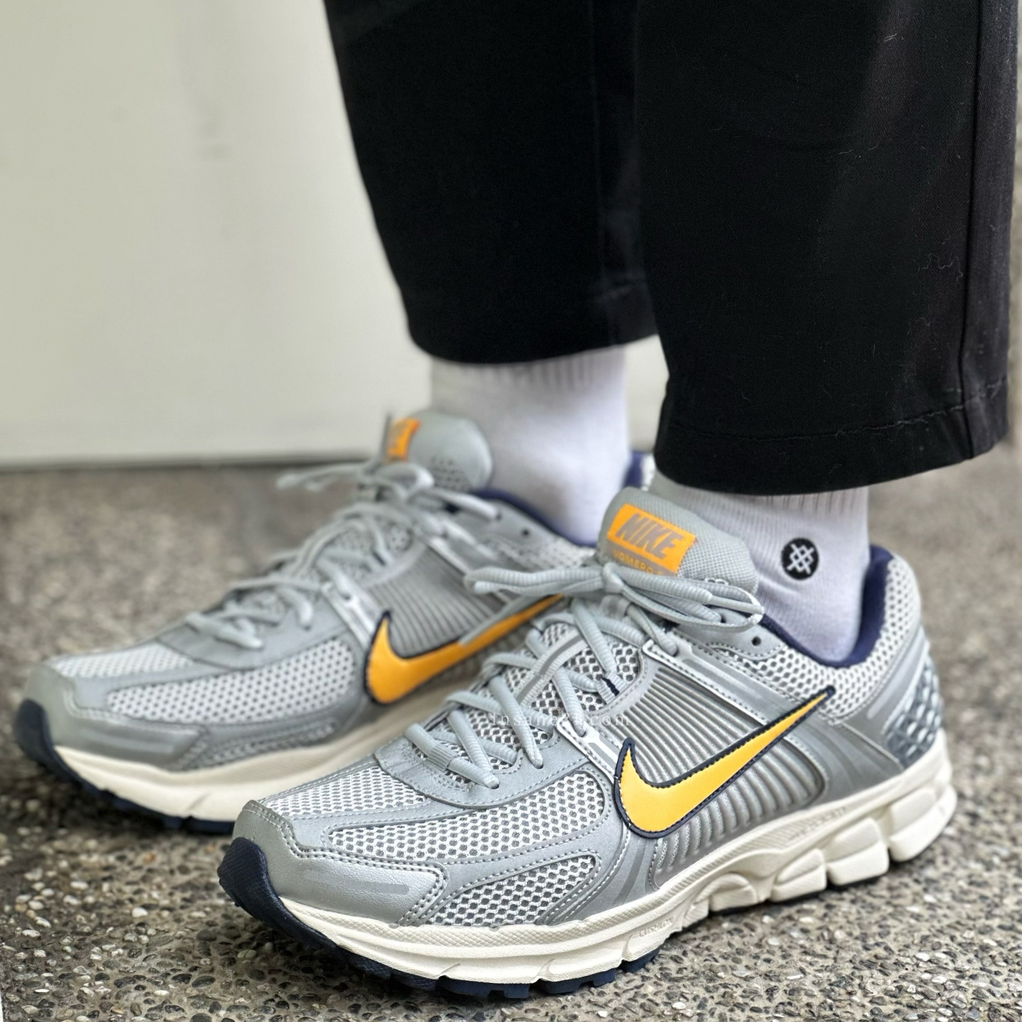 NIKE ZOOM VOMERO 5 "LASER ORANGE" 雷射橘 銀灰 復古老爹鞋 男款 FJ4151-001