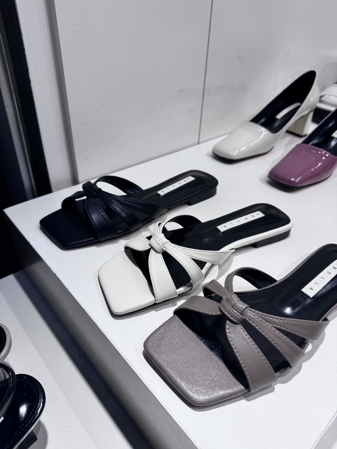 （韓國連線）方頭交叉線條露趾拖鞋