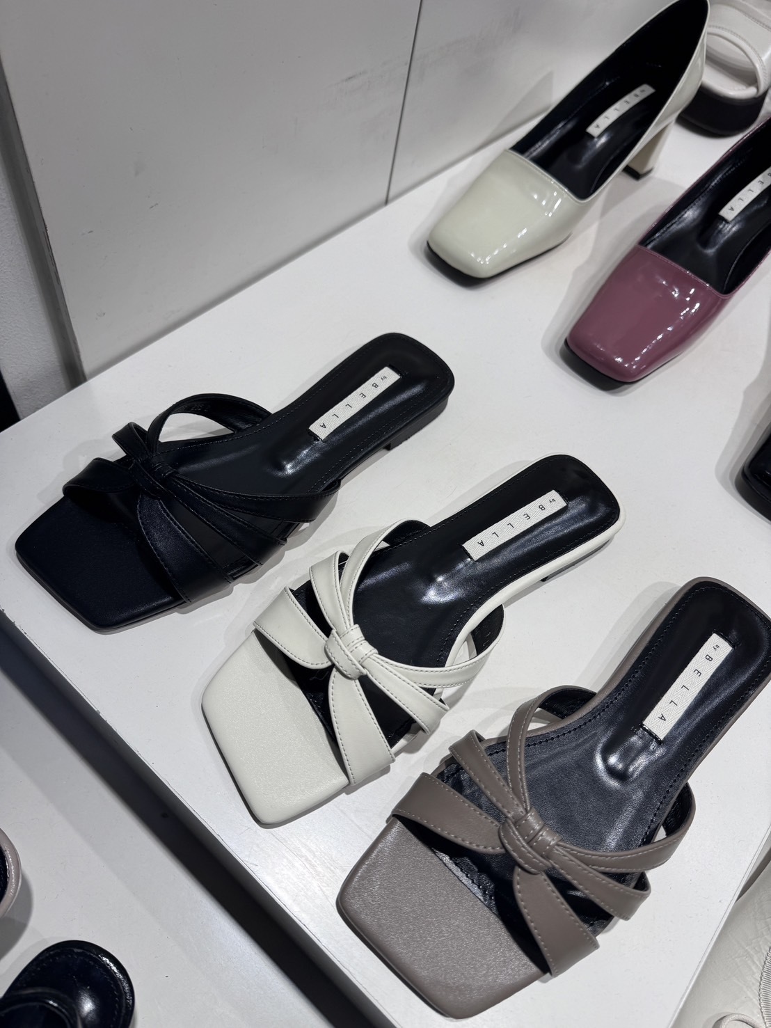 （韓國連線）方頭交叉線條露趾拖鞋