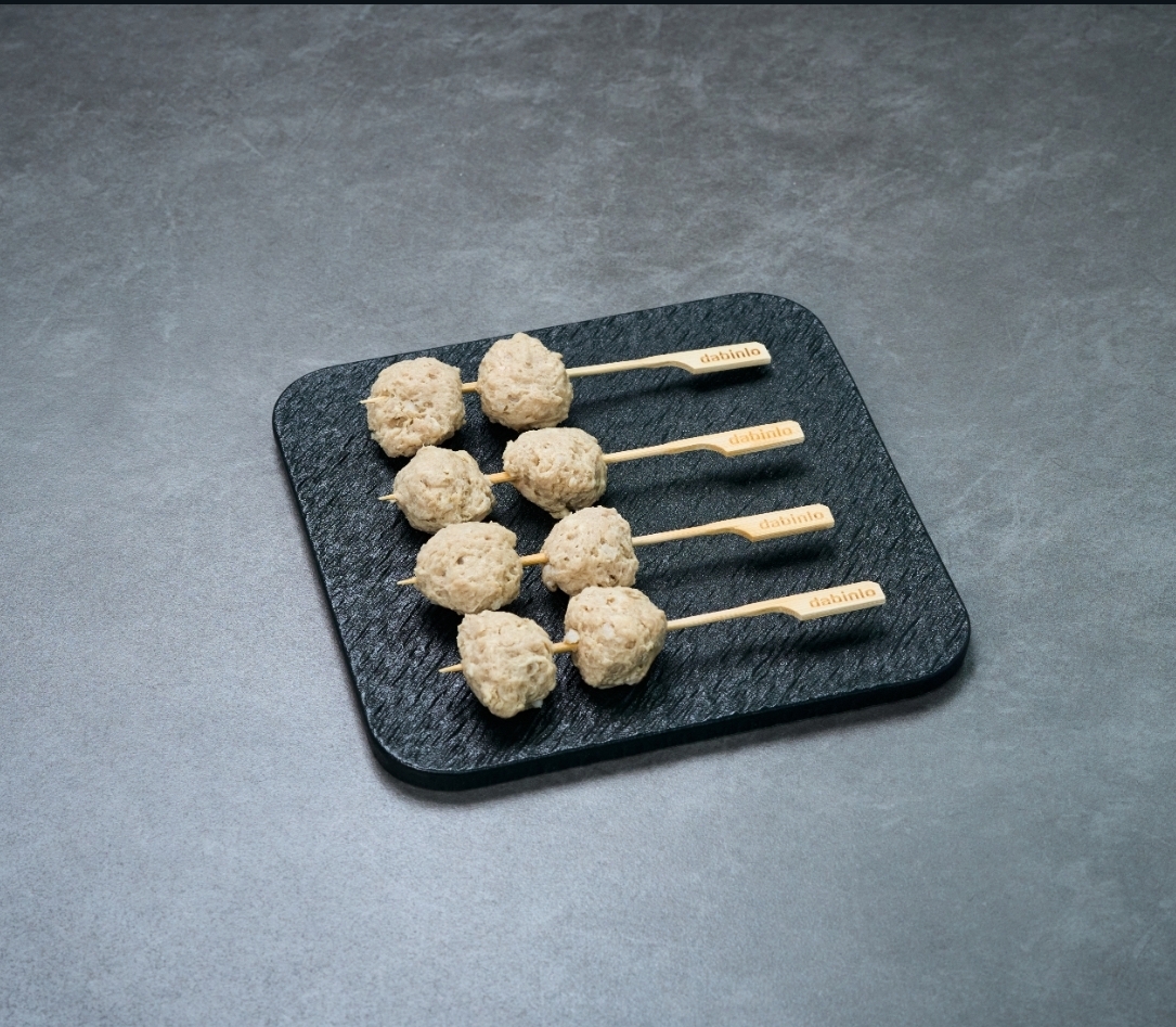 cc9221 自家製雞軟骨丸串 (4串)