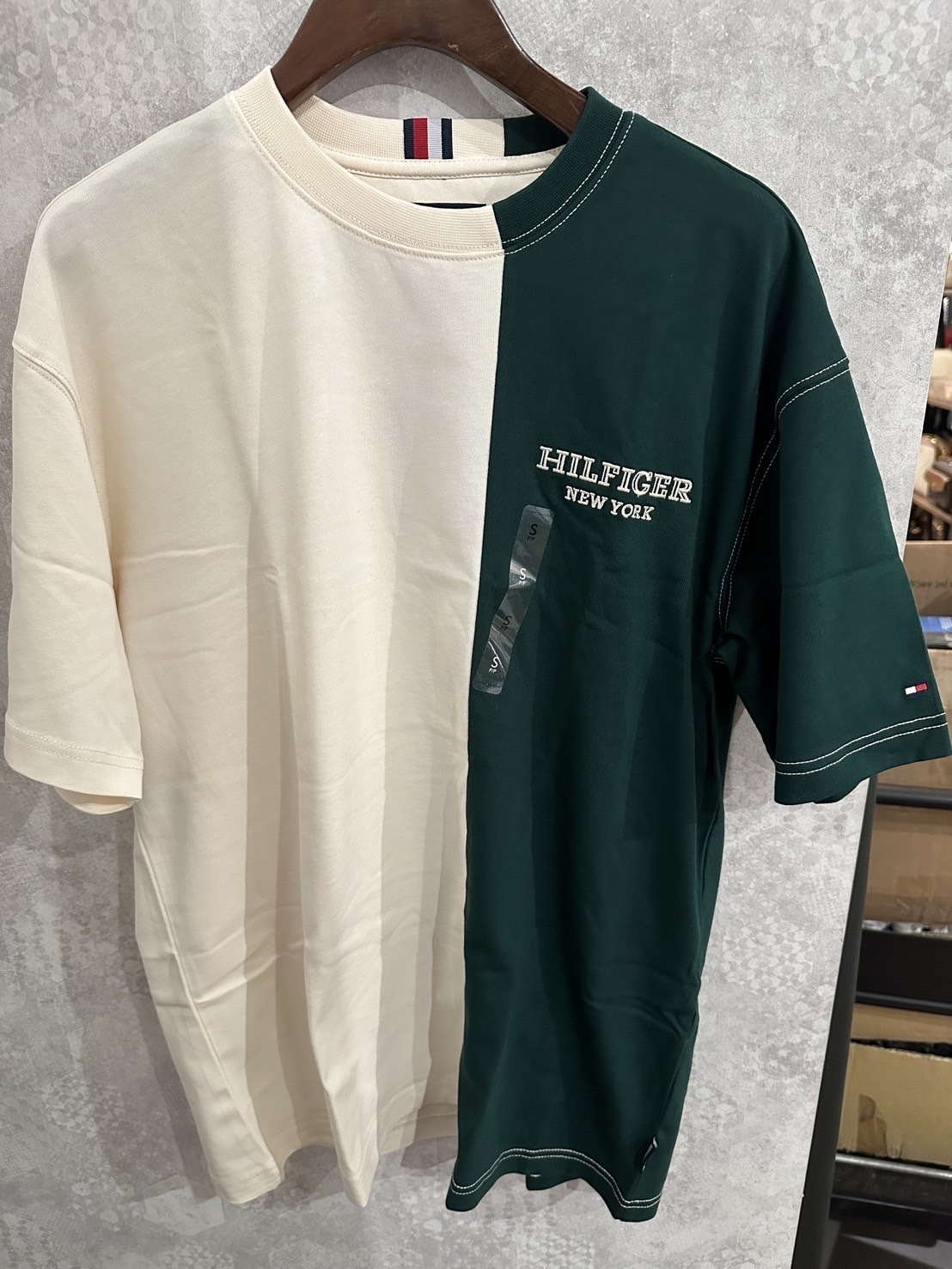 Tommy Hilfiger 左胸字母 雙色拼接 短袖上衣 短T