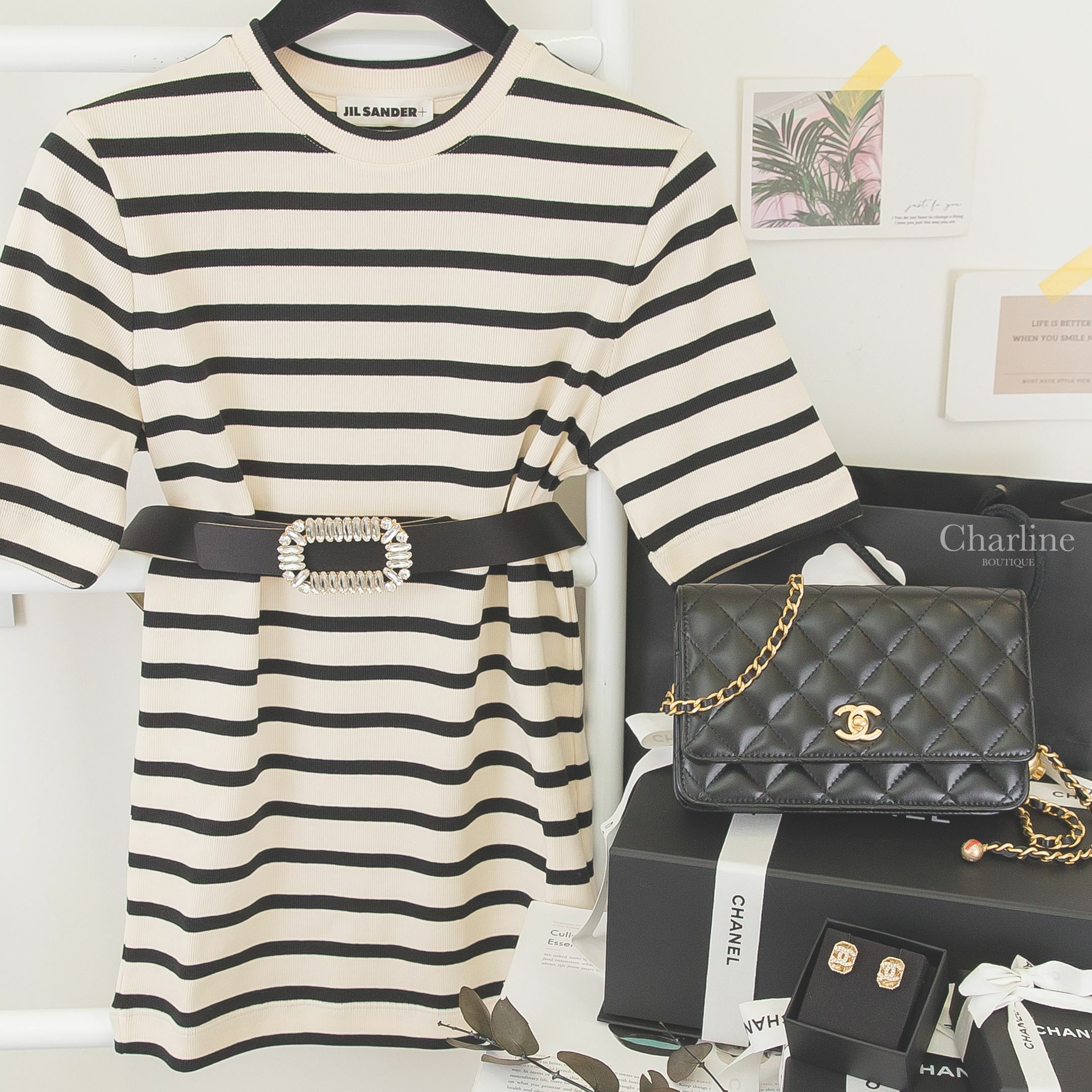 Roger Vivier 黑色絲綢金色橢圓水晶方釦皮帶,Chanel 金色水鑽CC長方形耳環 ,Chanel WOC 黑色金珠羊皮肩背包-Charline Boutique 精品代購