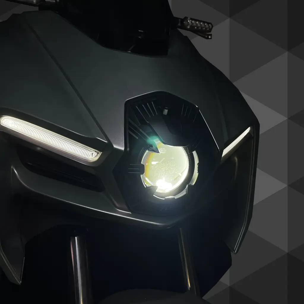 金鑫燈藝 MMBCU APLX 立體式大燈總成