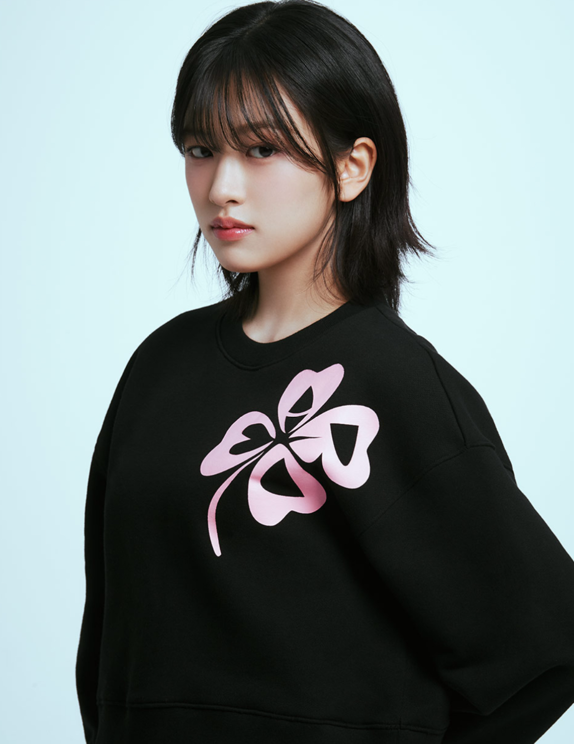 MARDI MERCREDI - CROPPED SWEATSHIRT CLOVERMARDI (BLACK PINK)