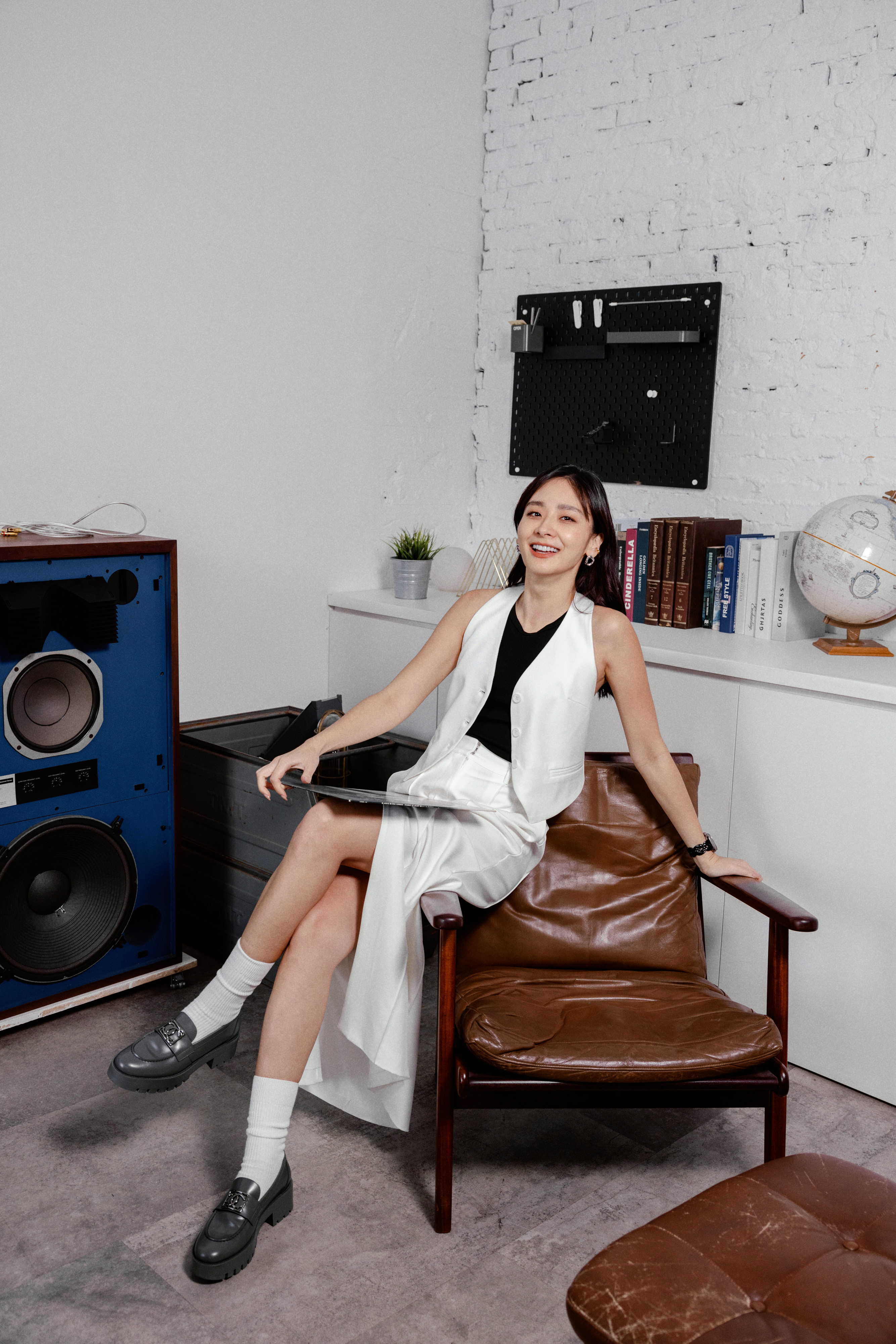 繞脖排扣西裝背心（白色/2尺寸）