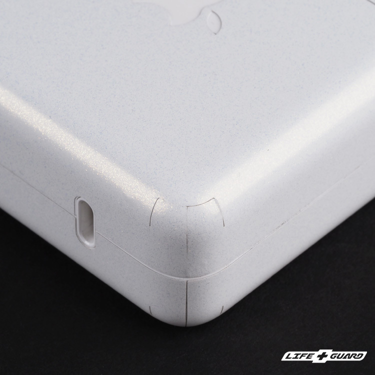 LIFE+GUARD 鏡頭貼膜安裝示意，適用 Apple 70W USB-C