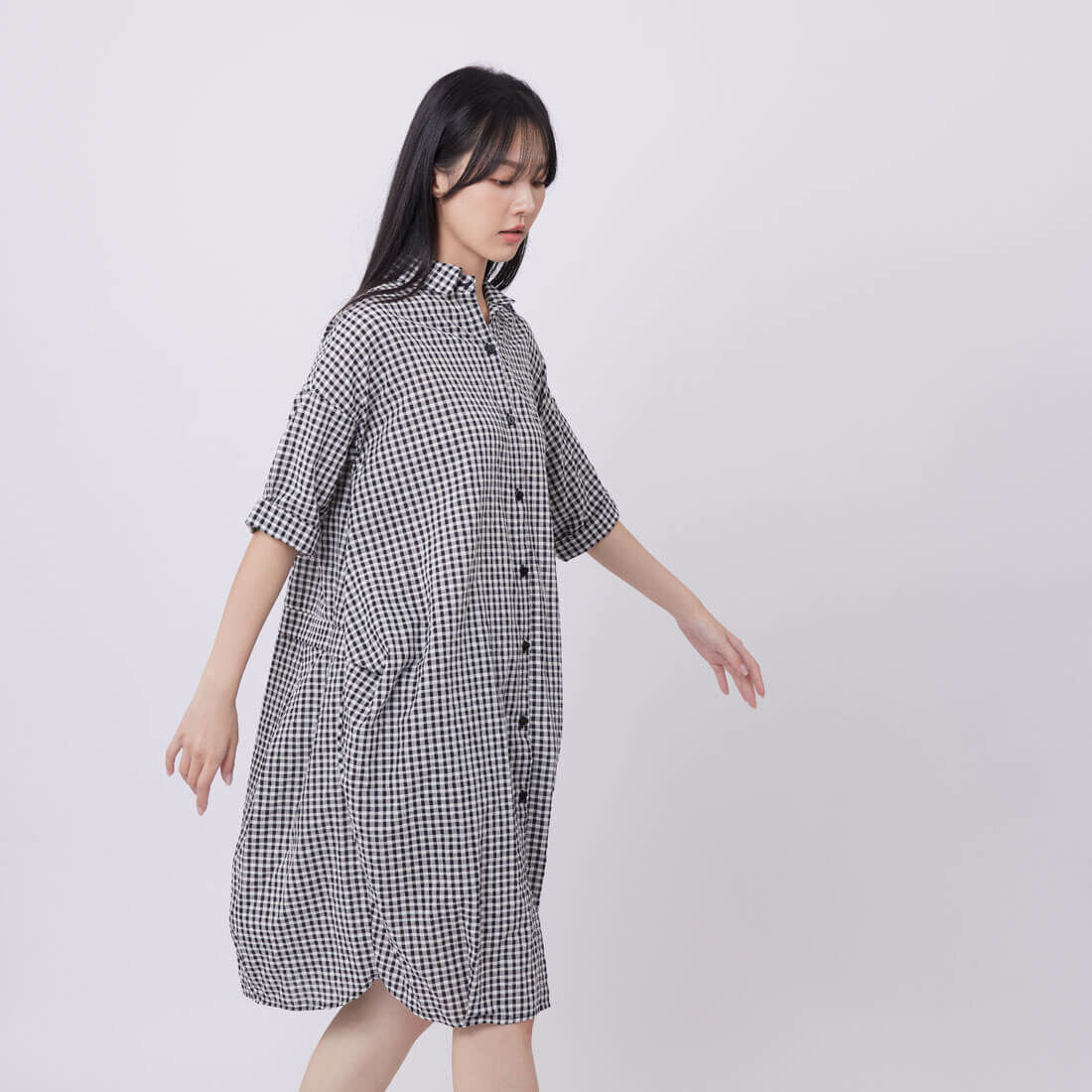 Nancy 寬版開襟口袋棉質洋裝/黑格