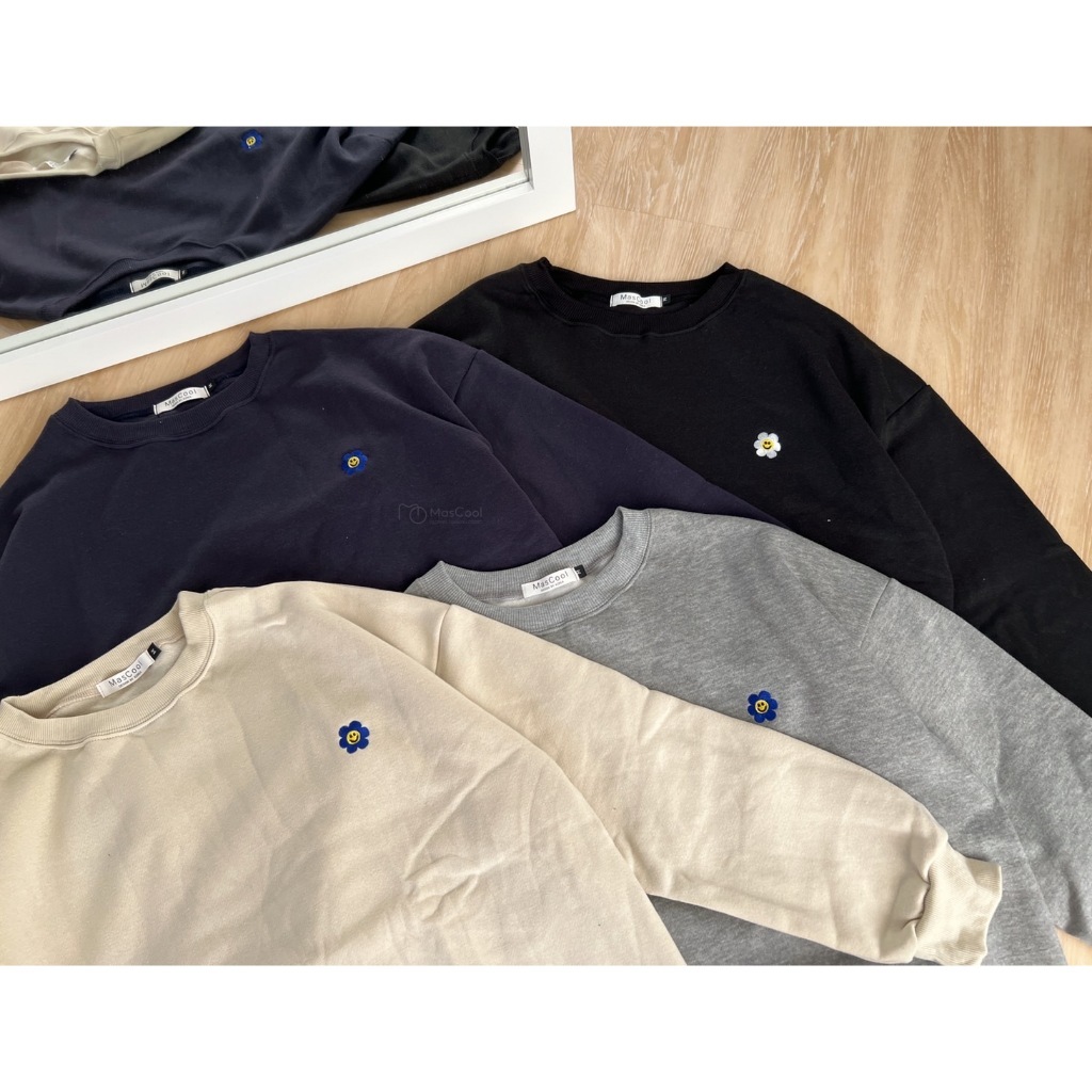 6153刺繡小花大學T