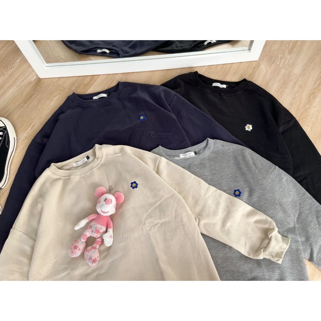 6153刺繡小花大學T