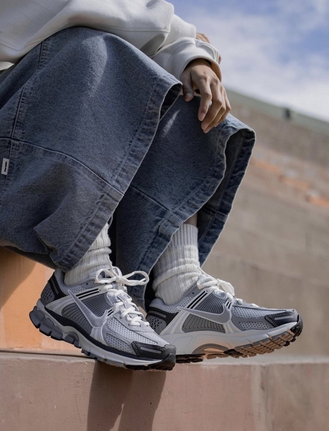 KTQ STORE  ‧NIKE ZOOM VOMERO 5 白煙灰 灰白 FD9919-001